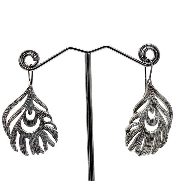 Earrings Pierced Drop Silver Tone Peacock Feathers Look - Picture 1 of 4